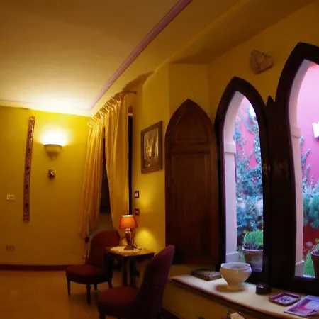 Marinucci's House Bed & Breakfast 2*