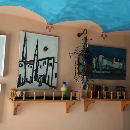 Marinucci's House Bed and Breakfast 2*